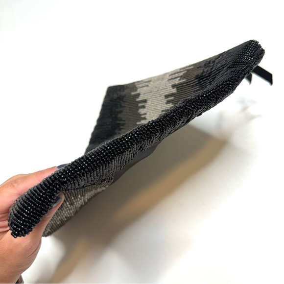 Banana Republic Black & Silver Beaded Envelope Clutch Bag Zip Closure Elegant - Picture 6 of 9
